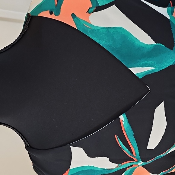 Tank Top - Picture 4 of 16